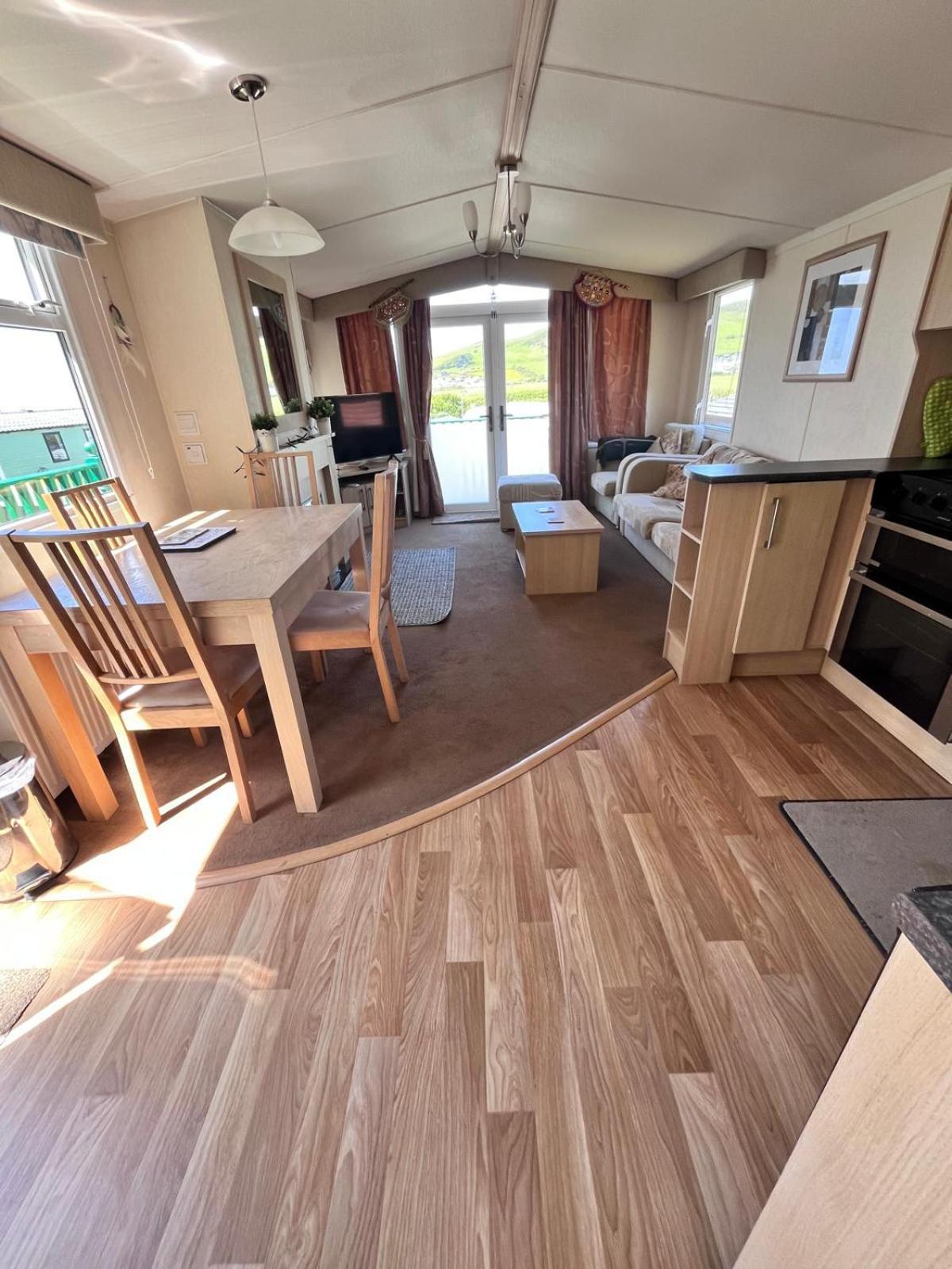 Van Number 123 Beautiful Caravan Sleeps 4 阿伯里斯特威斯 外观 照片